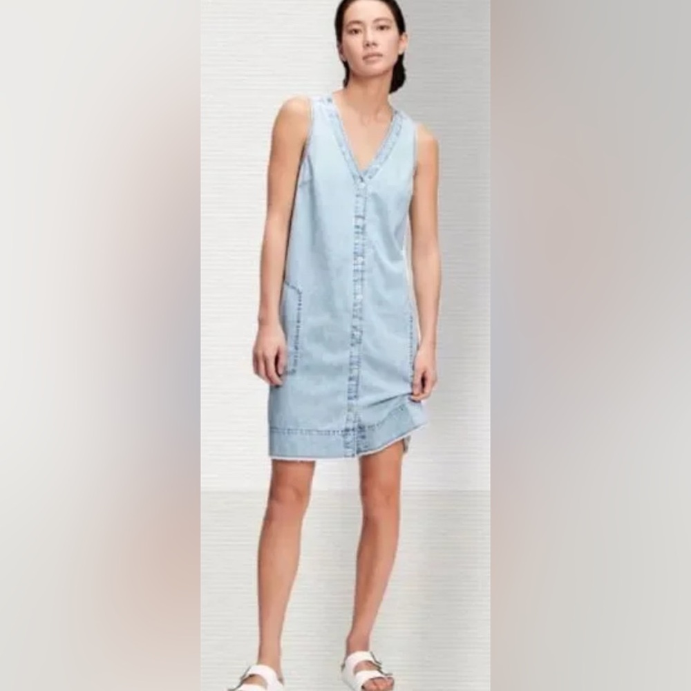 GAP Light Wash Chambray Sleeveless Button-Front Dress - Size Small